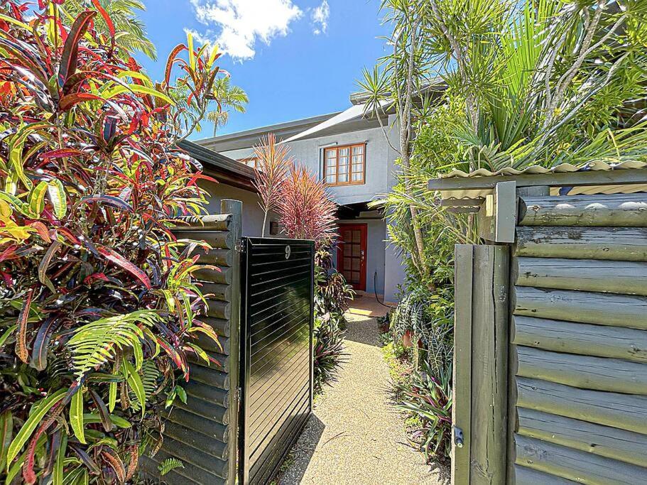 Oasis, In Leafy Whitfield. Villa Edge Hill Exterior foto